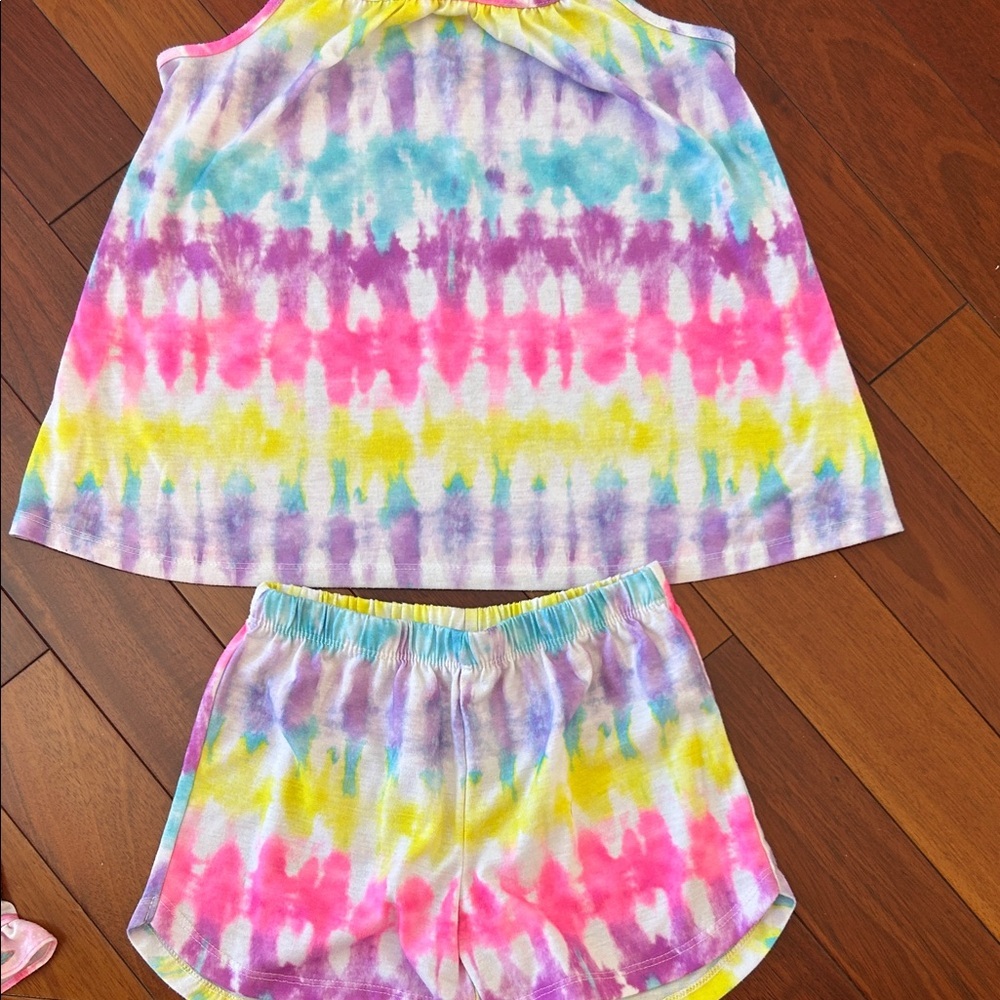 Cat & Jack Flamingo and Sunburst Tank Top and Shorts Set - Picture 7 of 16